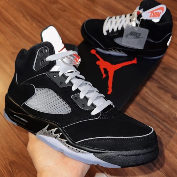 Jordan 5s black metallic - Picture 1 of 4